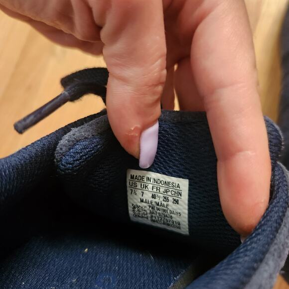 EUC Adidas‎ Original Navy Suede Mens 7.5 Shoes main image 6